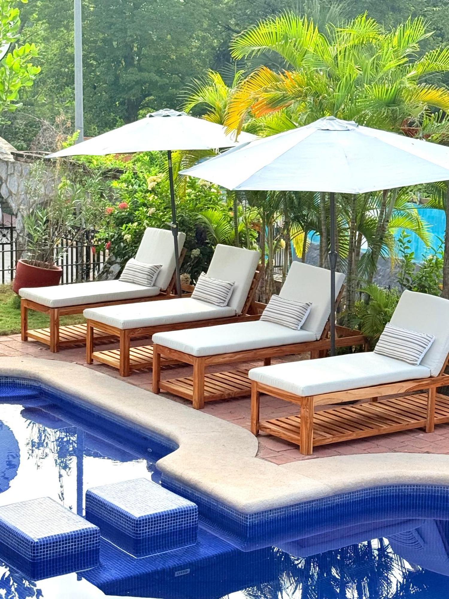 Hotel Villas Ema Zihuatanejo Exterior foto